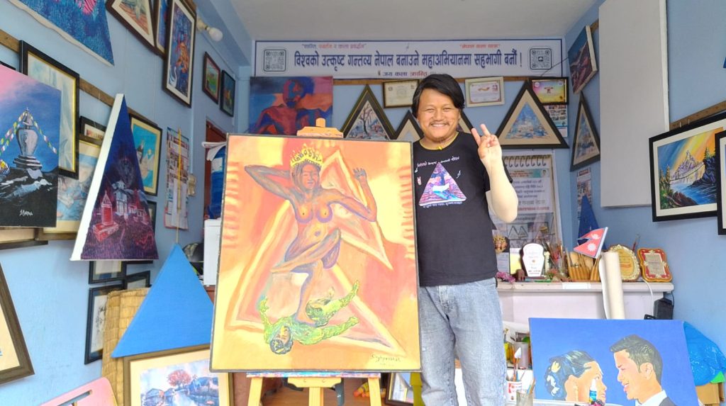 प्राज्ञ सिंहको दुई दशक अघिको ‘नेपालमा नारीको शासन’ शीर्षकको कलाकृति चर्चामा