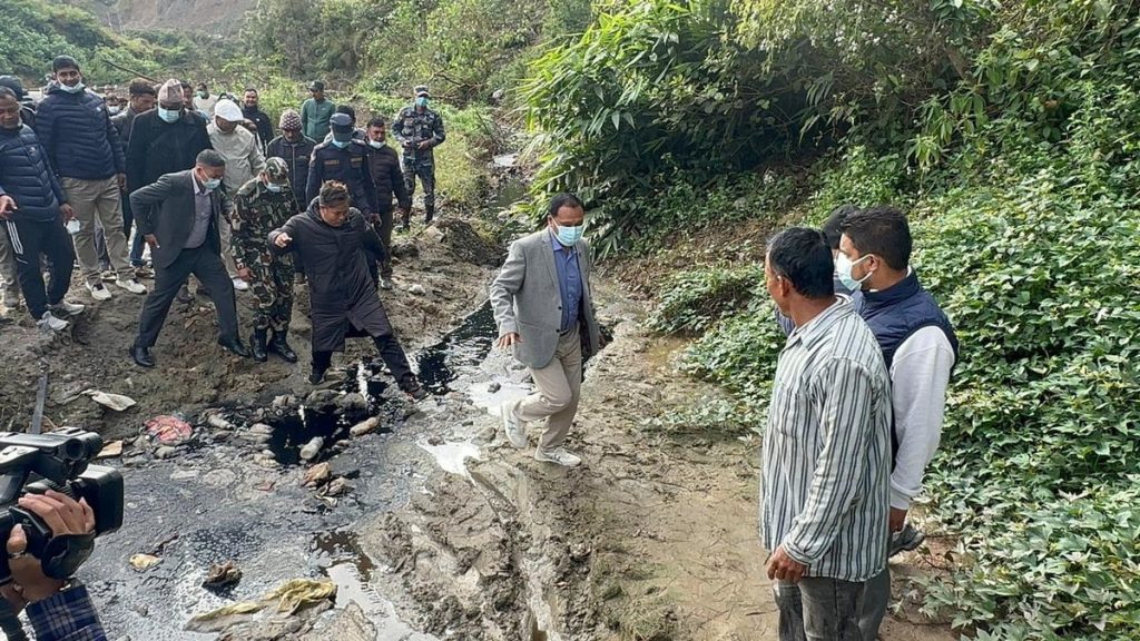 बन्चरेडाँडा ल्यान्डफिल्ड साइटमा मन्त्री घिसिङको निरीक्षण